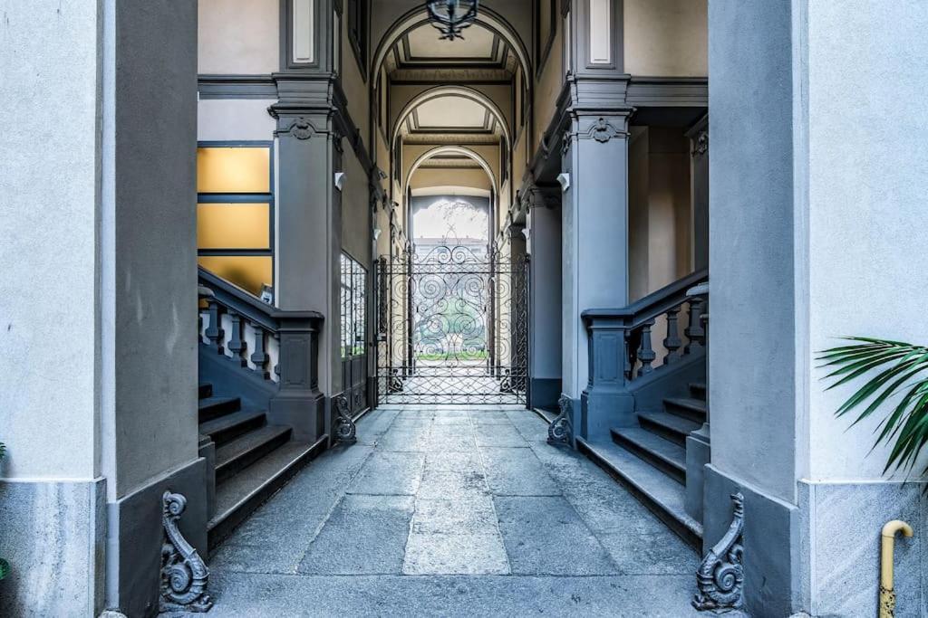 Ad Un Passo Dal Duomo Elegante Appartamento Wifi Milan Extérieur photo