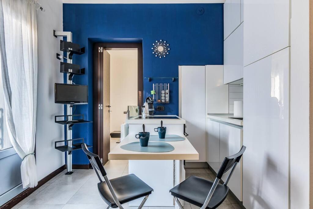 Ad Un Passo Dal Duomo Elegante Appartamento Wifi Milan Extérieur photo